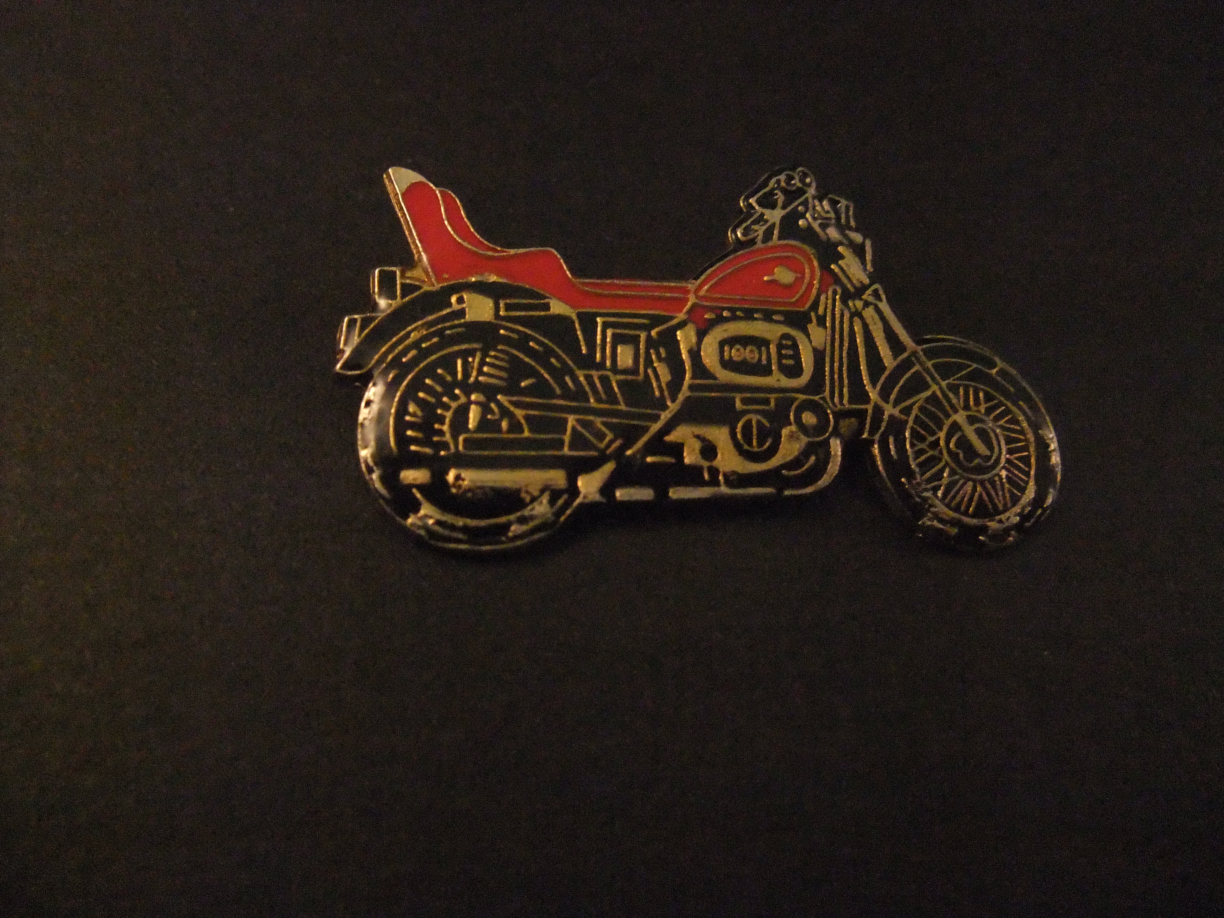 Harley-Davidson Sportster 1000, ( custombike) rood-goudkleurig, motor naar rechts